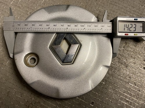 Renault 142mm wheel centre - ,