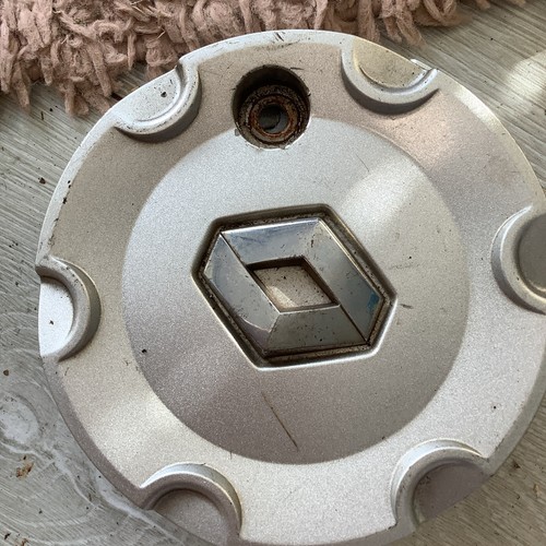 Renault wheel centre - cap,
